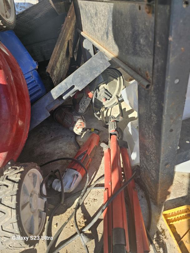 Storage Unit Auction in Athens, TX at Basic Storage ends on 19th